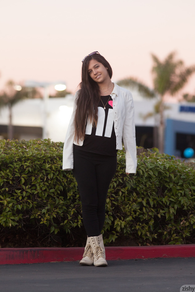 caroline ray ass caroline ray ass